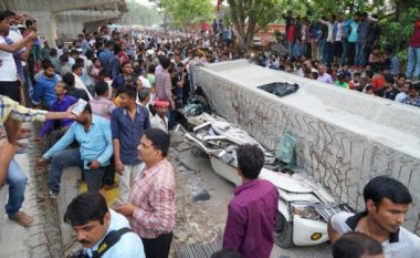Shembet mbikalimi në Indi, 16 të vdekur
