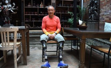 Kinezi me dy këmbët e amputuara arrin të ngjitet në majën e malit Everest (Video)