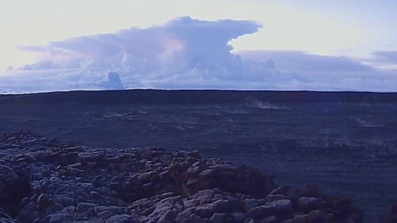 Shpërthimi i vullkanit në Havai, shkaktoi re të zeza tymi dhe hiri në një lartësi mbi 9 mijë metra (Foto/Video)