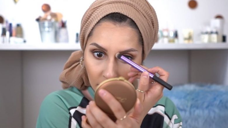 A e prishni agjërimin nëse vëni makijazh gjatë Ramazanit
