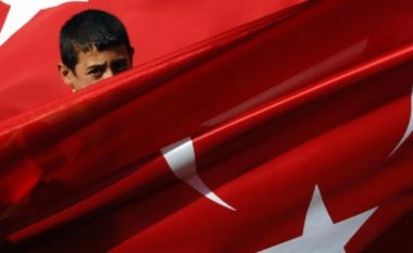 Turqi, 104 persona dënohen me burg të përjetshëm