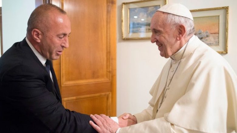 Papa Françesku i thotë Haradinajt: E kam në zemër popullin e Kosovës (Foto)