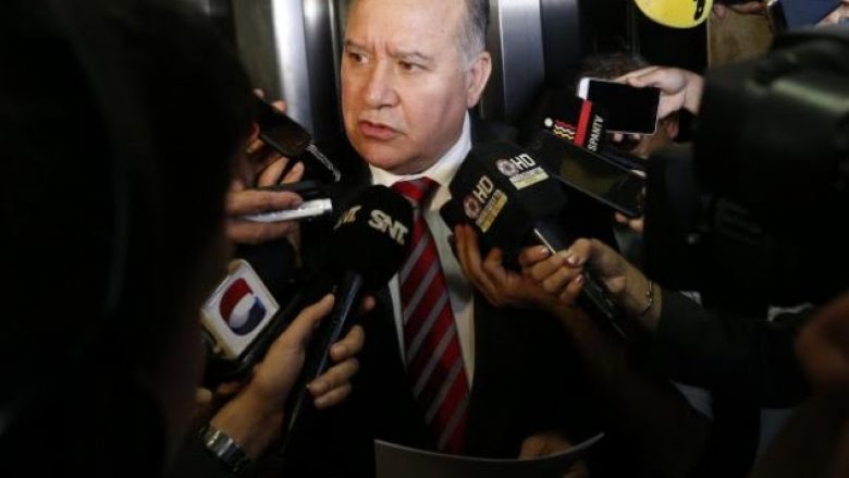 Dorëhiqet presidenti i Paraguait