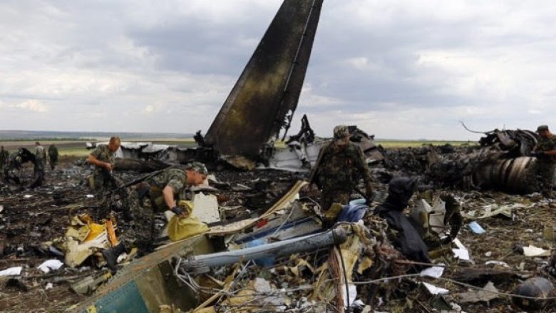 NATO i kërkon Rusisë përgjegjësi për rrëzimin e aeroplanit MH17