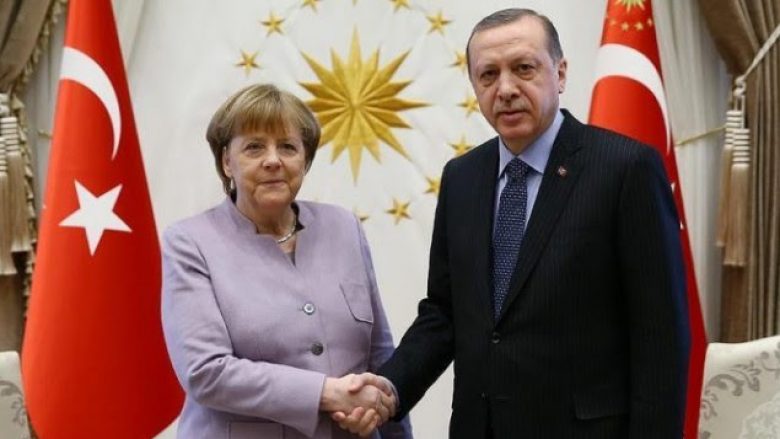 ​Merkel fton Erdoganin për vizitë në Berlin