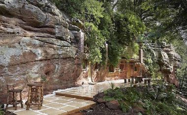 Shpellën 800 vjeçare e shndërroi në vilë luksoze brenda të cilës nuk mungon asgjë (Foto)
