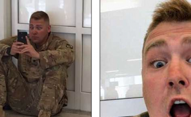 Pasi e kuptoi se i është shtyrë udhëtimi për në shtëpi, ushtari amerikan ulet në dysheme dhe shikon live në telefon lindjen e vajzës së tij (Video)