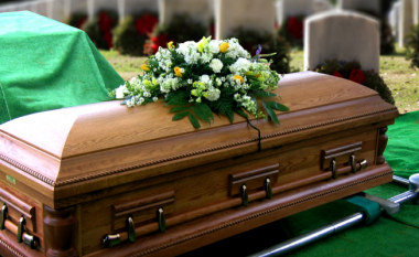 Familja e tronditur, arkivoli i burrit nga Norvegjia dërgohet gabimisht në Poloni