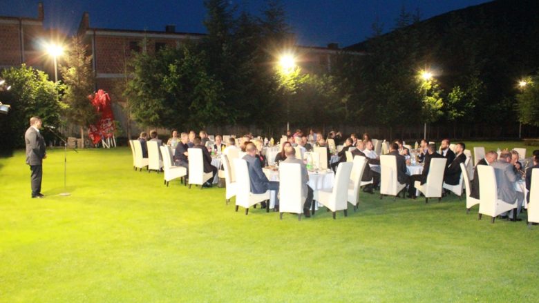 Haziri shtron iftar, bashkon krerët e të gjitha institucioneve në Gjilan