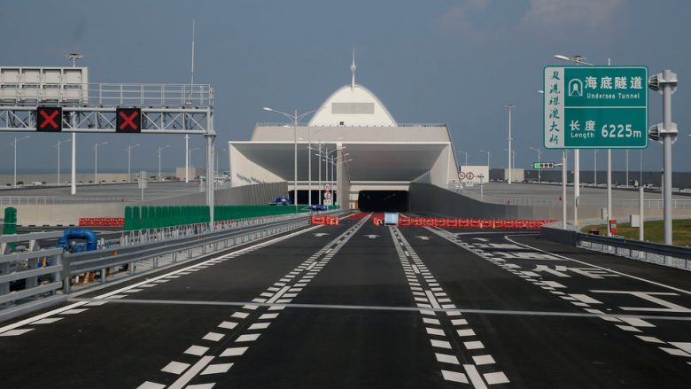 Kina ndërton urën më të gjatë në botë mbi det – posedon çelik të mjaftueshëm për të ndërtuar 60 kulla të Ajfelit (Foto)