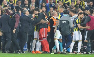 Megjithëse iu sulmuan lojtarët e klubit, Besiktas e humb në tavolinë takimin e ndërprerë kundër Fenerbahçes