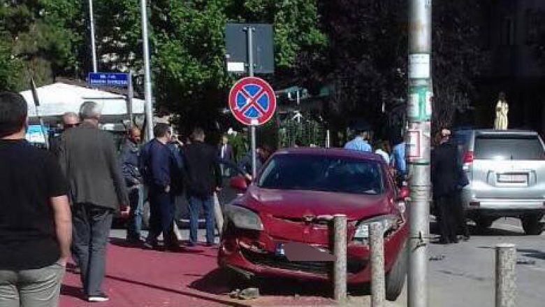 Dy të lënduar në një aksident në qendër të Prishtinës, reagon Shpend Ahmeti (Foto)