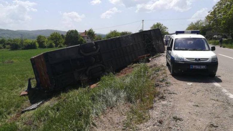 Dy të aksidentuarit në Kurshumli të Serbisë po hospitalizohen në Nish, të tjerët janë liruar