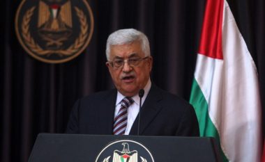 Presidenti palestinez Mahmoud Abbas shtrohet në spital