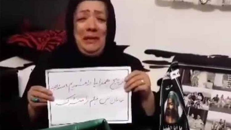 Familjes i thanë se ishte falur, pastaj u tha se ishte bërë një gabim: Rrëfimi prekës i nënës iraniane, për ekzekutimin e djalit të saj (Foto)