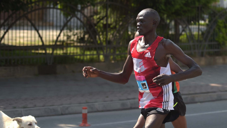 Keniani Evans Bivot, fitues i maratonës së Shkupit