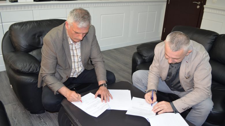 Komuna e Mitrovicës dhe PEN nënshkruan memorandum bashkëpunimi për fuqizimin e të rinjve në komunitet