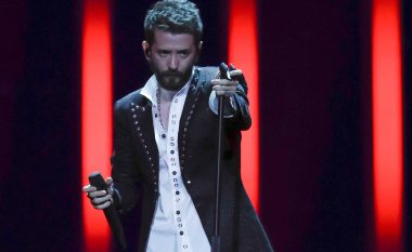 Eugent Bushpepa mbretëron në skenën e Eurovisionit