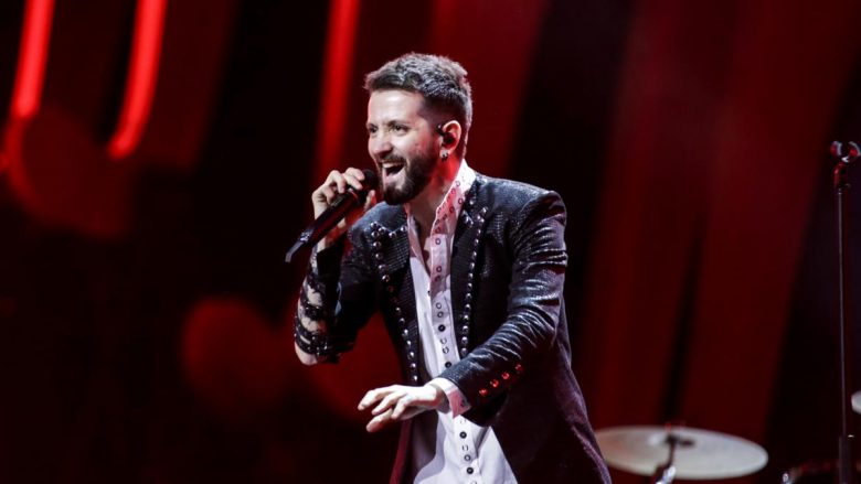 Ekskluzive, flet Eugent Bushpepa pas performancës në “Eurovision”: Zemra mal me flamujt shqiptarë përreth