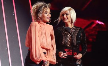 Rita Ora dhe Bebe Rexha publikojnë këngën që u kushtohet femrave