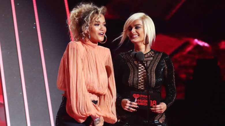 Rita Ora dhe Bebe Rexha publikojnë këngën që u kushtohet femrave