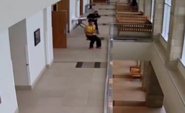 I pandehuri iku nga gjykata i prangosur, duke u hedhur nga kati i dytë (Video)