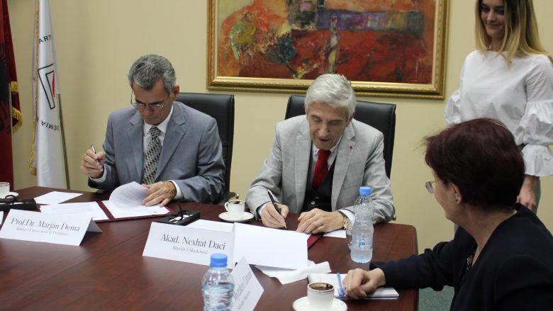 ASHAK dhe Universiteti i Prishtinës nënshkruajnë Memorandum Mirëkuptimi