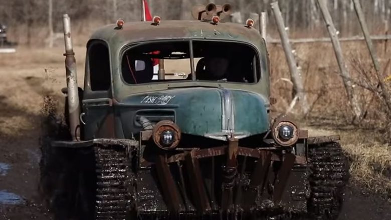 Kombinoi tankun e vjetër me një Chevy V8, krijoi një makinë për të gjitha terrenet (Video)