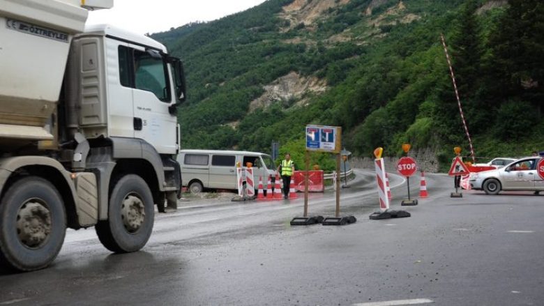 Rruga nacionale Kaçanik–Hani i Elezit bllokohet sot në dy intervale të ditës  