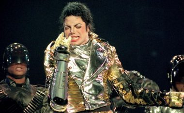 Shitet për 300 mijë dollarë xhaketa “Bad” e Michael Jacksonit