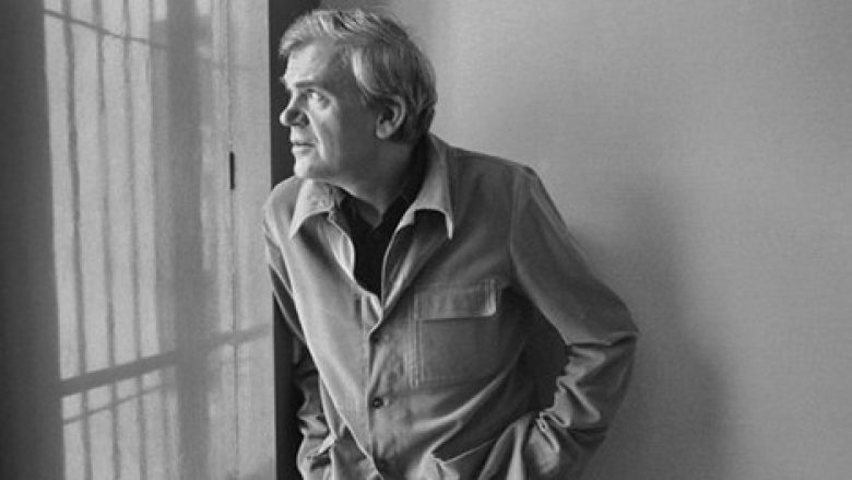 Milan Kundera për “Shakanë”, Parisin, Pragën dhe rusët që nuk i urren më