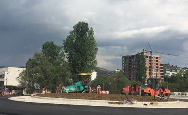 Vazhdojnë punimet pranë urës së Ibrit në Mitrovicë