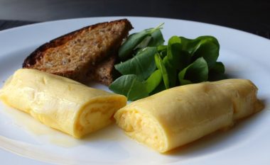 Omëletë franceze: Mënyra më e bukur dhe më e lehtë e gatimit të vezëve!