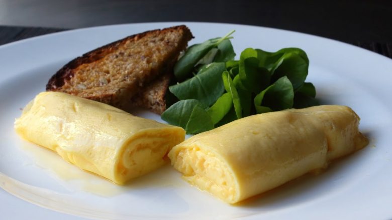Omëletë franceze: Mënyra më e bukur dhe më e lehtë e gatimit të vezëve!