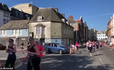 Pranon se voziti qëllimisht në rrugën ku zhvillohej maratona, por se ishte e kujdesshme (Video)