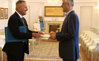 Thaçi pranon letrat kredenciale nga ambasadori i San Marinos