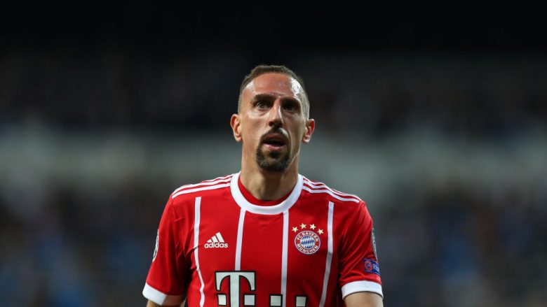 Zyrtare: Ribery rinovon kontratën me Bayernin