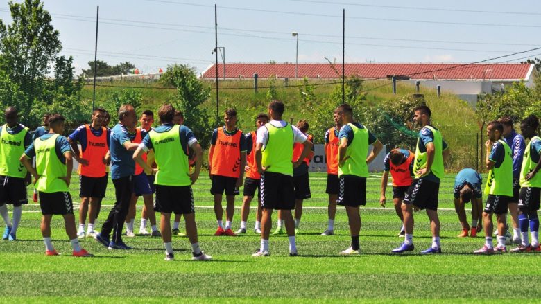 Prishtina vazhdon punën për ndeshjen me Dritën, Dallku pret maksimumin nga skuadra që ta fitojnë titullin