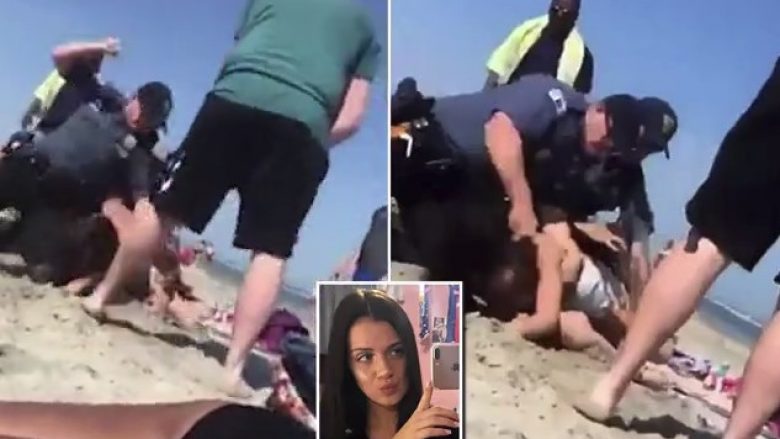 Derisa arrestohej, gjithashtu goditej nga policët – vajza me bikini thotë se “nuk kishte bërë asgjë të gabuar” (Video)