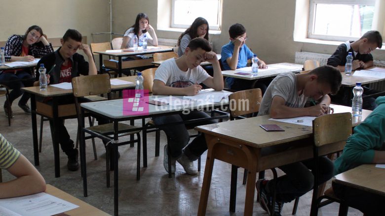 151 nxënës që u përjashtuan nga provimi i maturës do të humbin këtë afat