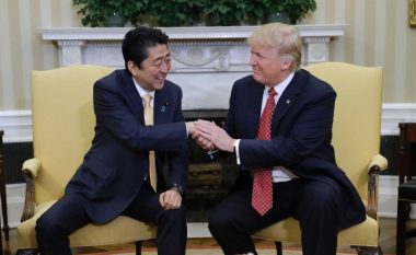 Kryeministri japonez mbron prodhuesit e automjeteve kundër kontrollit të importit të SHBA-së