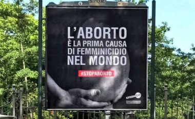 Posterët kundër abortit ngjallin reagime në Itali