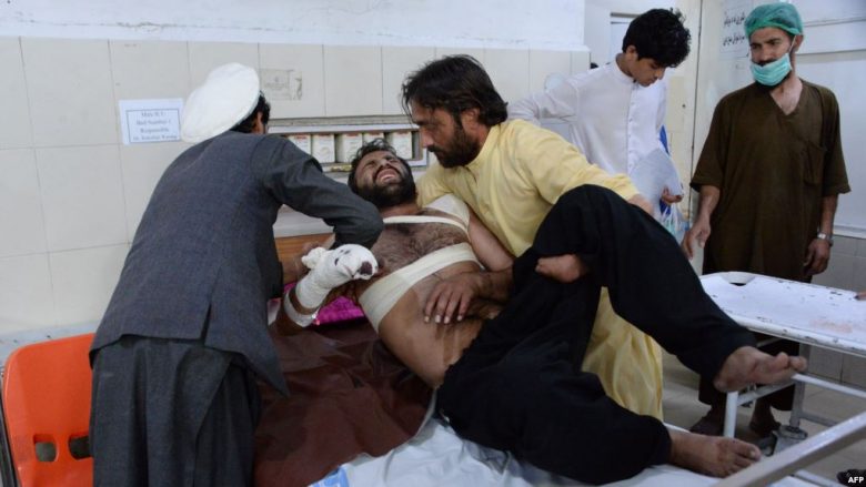 Tetë të vrarë nga shpërthimet në një stadium në Afganistan