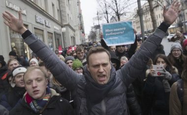 Lideri opozitar rus Navalny njofton se është liruar nga paraburgimi