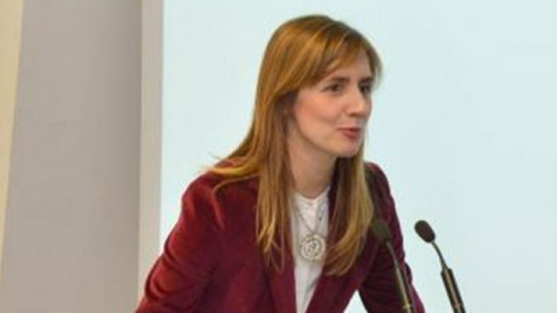 Guvernatorja e Maqedonisë Angellovska-Bezhoska jep deklaratën solemne para Xhaferit