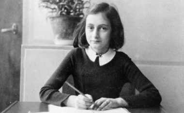 Libri që hedh dritë në një mister: Kush e tradhtoi Anne Frankun?