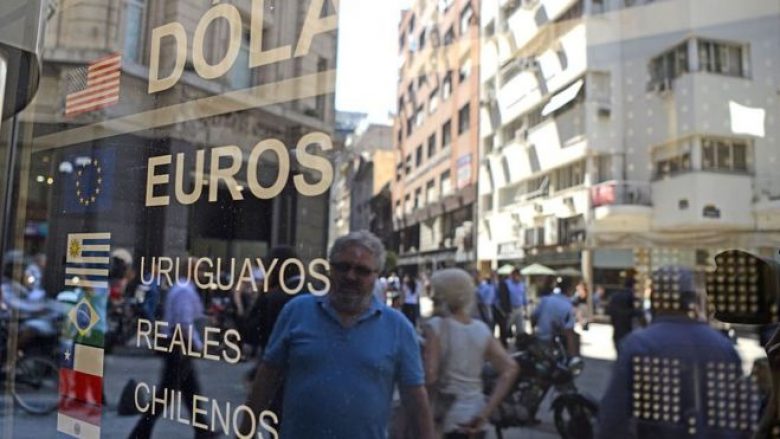 Argjentina rrit normat e interesit në 40%