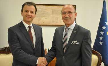 Ministri Gashi priti në takim ambasadorin slloven në Kosovë