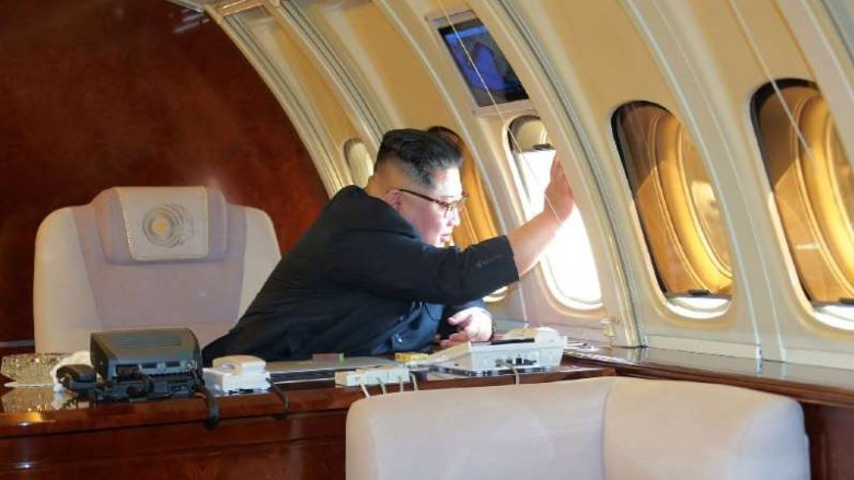 Kim Jong-un udhëtoi për herë të parë me këtë aeroplan në Kinë – ekspertët dyshojnë nëse ai është i aftë ta dërgojë më larg liderin koreanoverior! (Foto)
