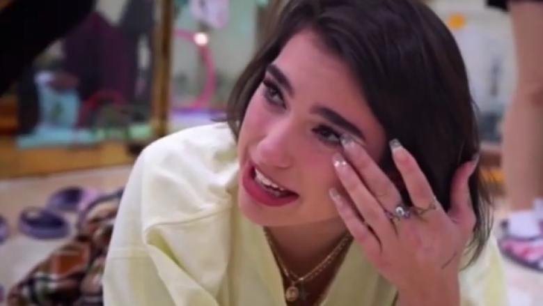 Dua Lipa fillon të qajë kur mëson numrin rekord të ndjekësve në Instagram